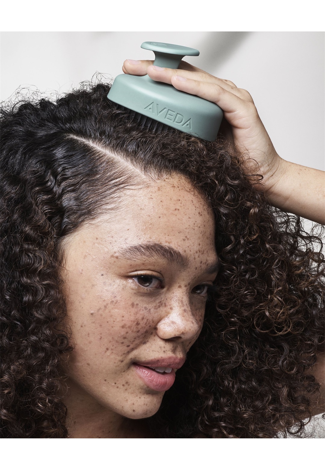 Aveda SCALP SOLUTIONS STIMULATING SCALP MASSAGER - Bürste Aveda SCALP SOLUTIONS STIMULATING SCALP MASSAGER - Bürste