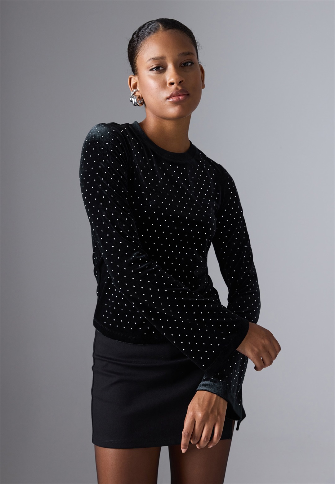 Even&Odd VELVET LONG SLEEVED TOP WITH STUDS - Langarmshirt - black/schwarz