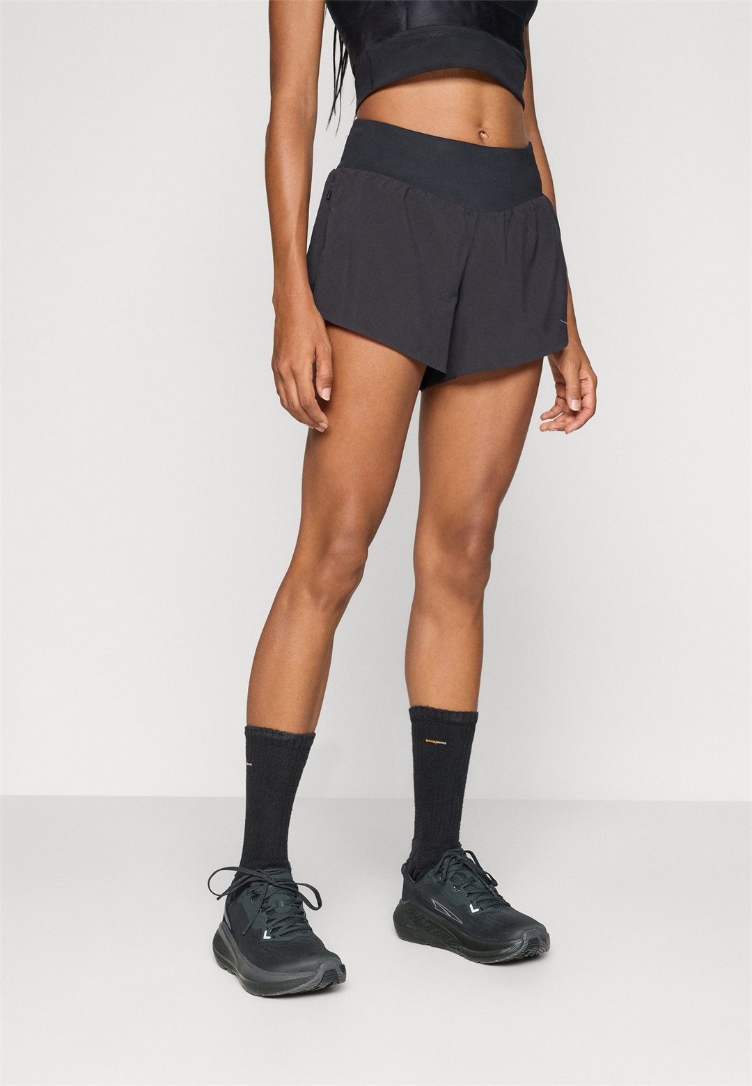 HOKA GLIDE SHORT - Kurze Sporthose - black/schwarz