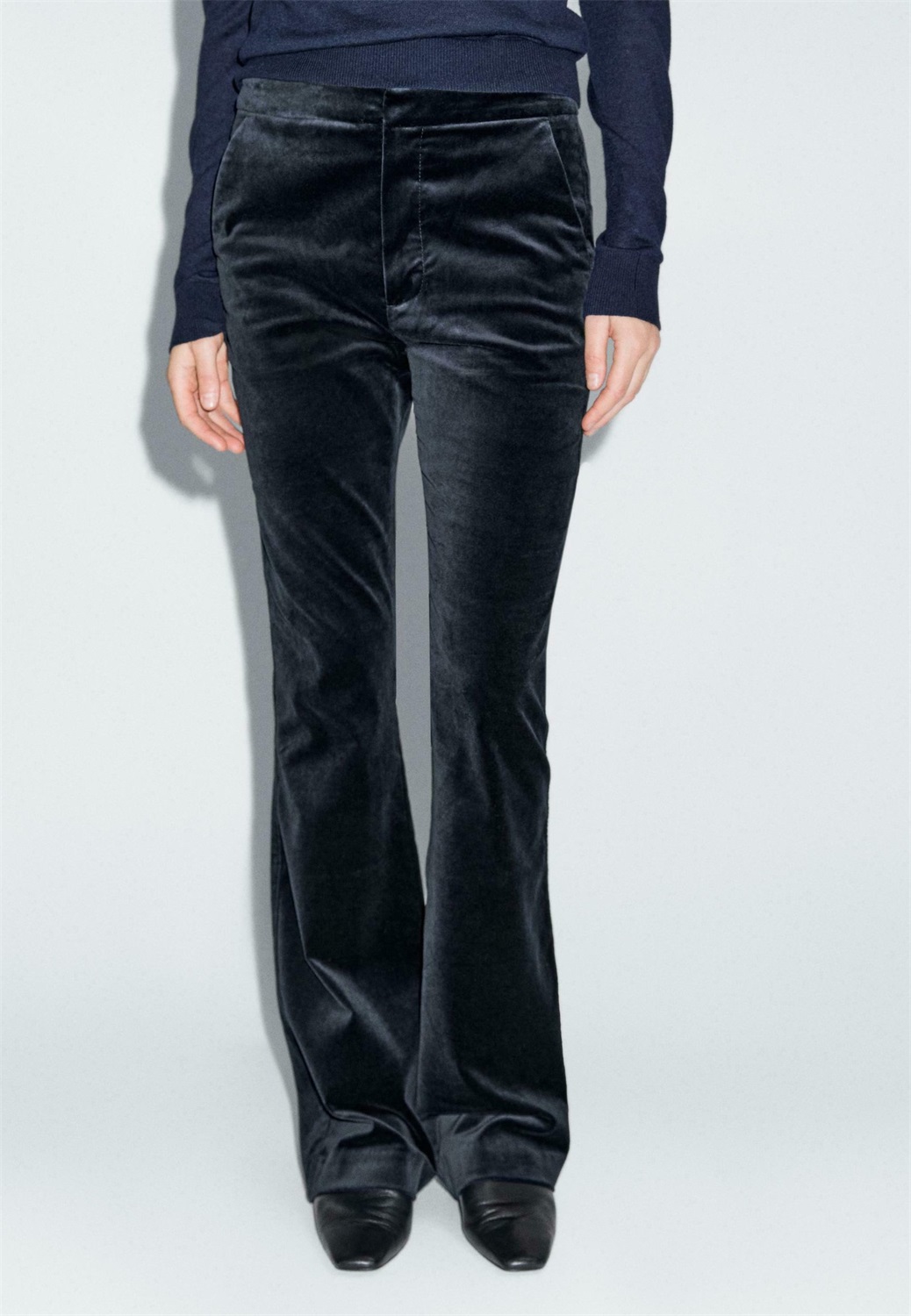 Massimo Dutti SKINNY FLARE FIT VELVET - Stoffhose - dark blue/dunkelblau