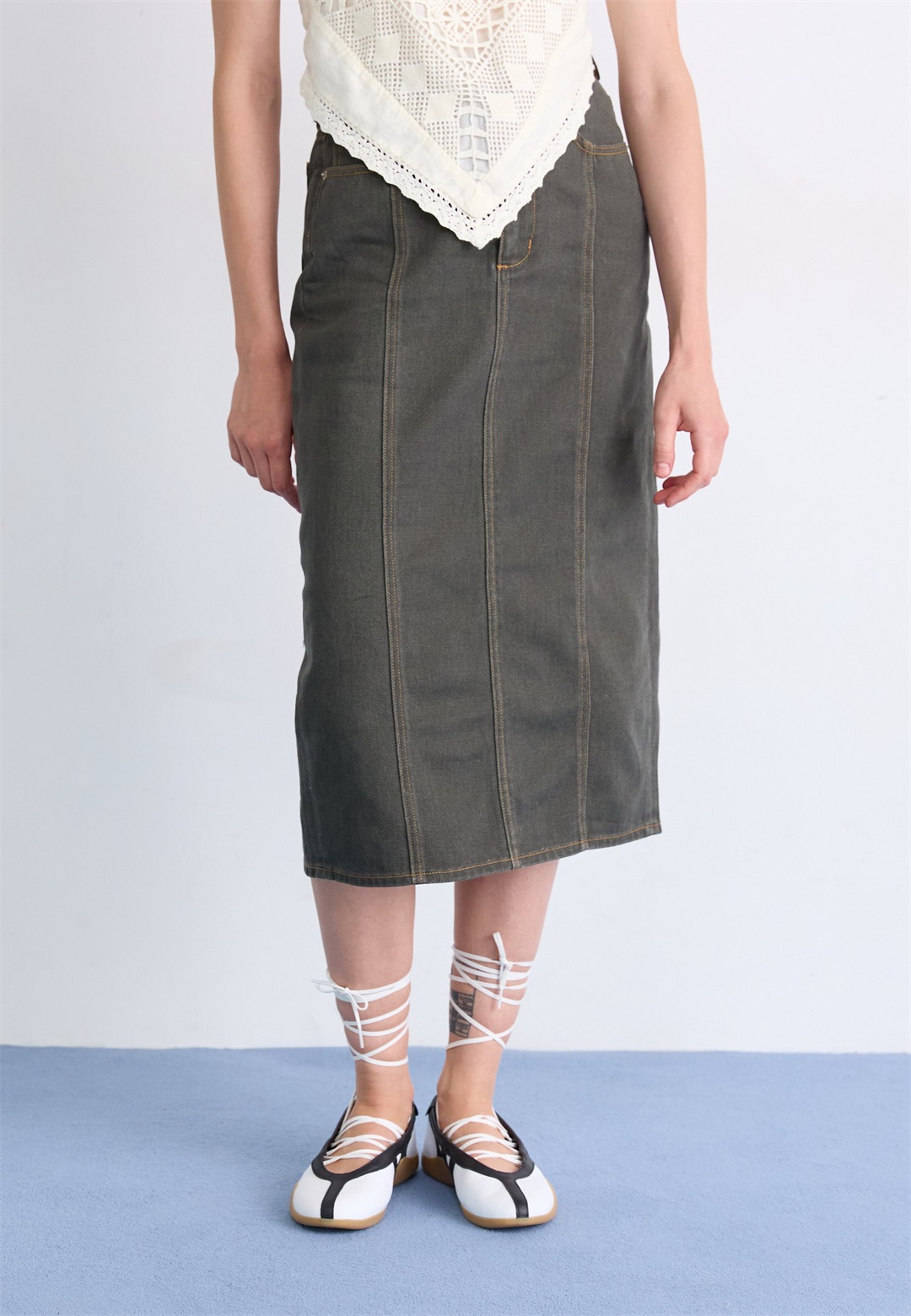 Obey Clothing PANEL SKIRT - Jeansrock - grey faded wash/grau