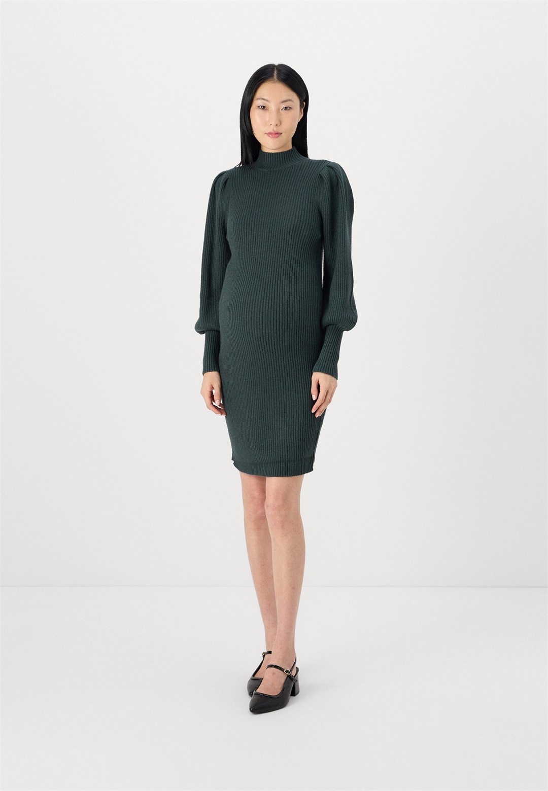 ONLY MATERNITY OLMKATIA DRESS - Strickkleid - june bug/dunkelgrün