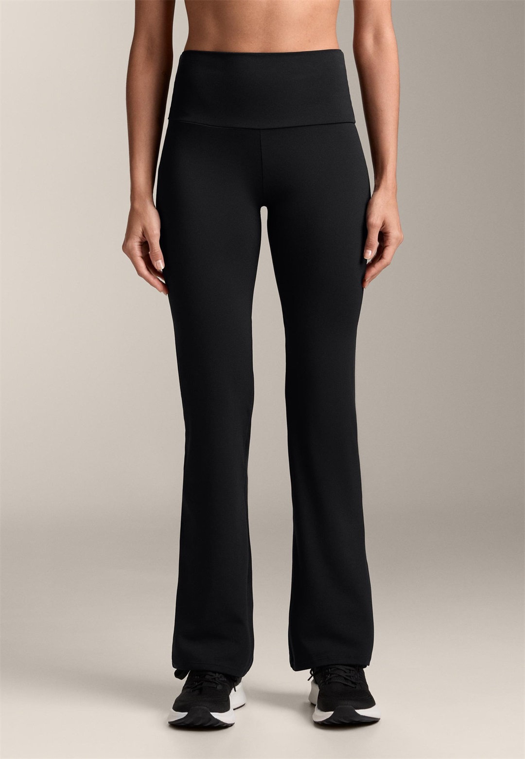 OYSHO HIGH-RISE COMFORT FLARE - Stoffhose - black/schwarz