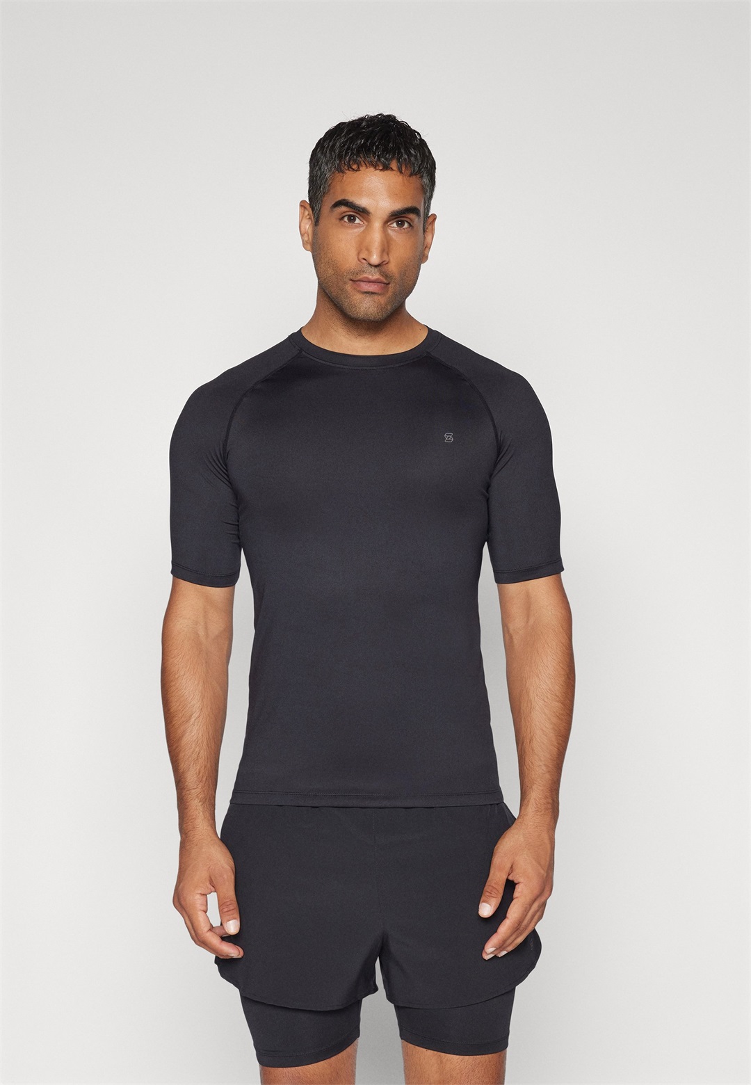 Pier One Sport QUICK DRY SHORT SLEEVE MUSCLE FIT T-SHIRT - T-Shirt basic - black/schwarz
