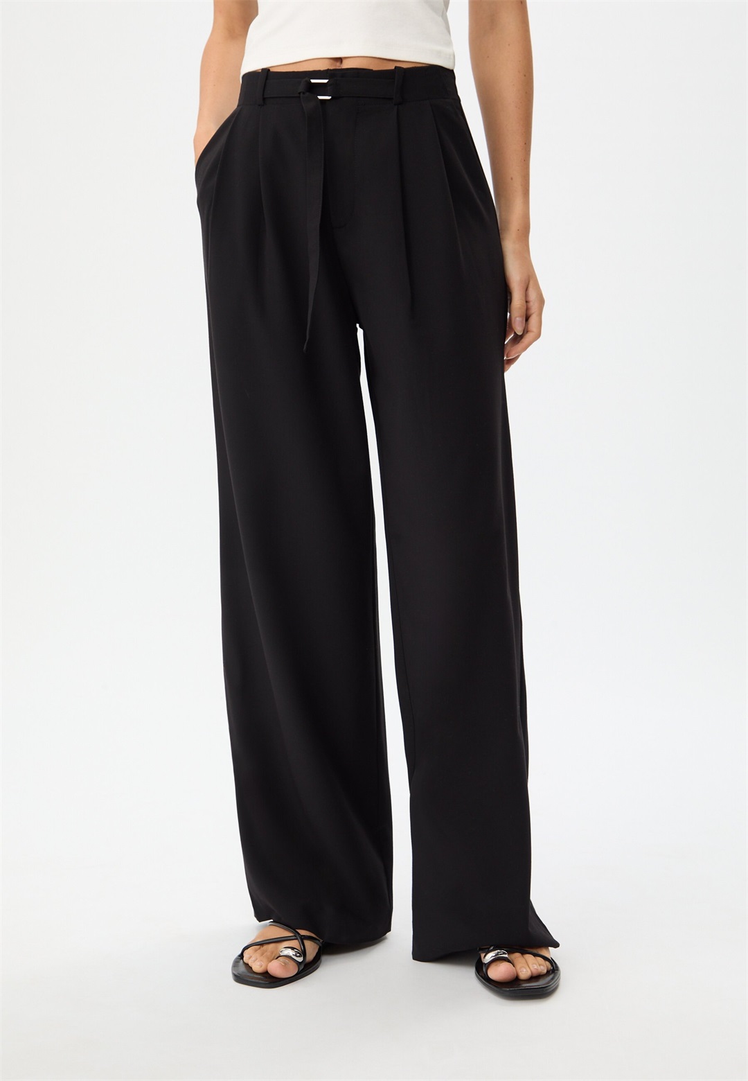 Stradivarius WIDE-LEG WITH BUCKLE DETAIL - Stoffhose - black/schwarz