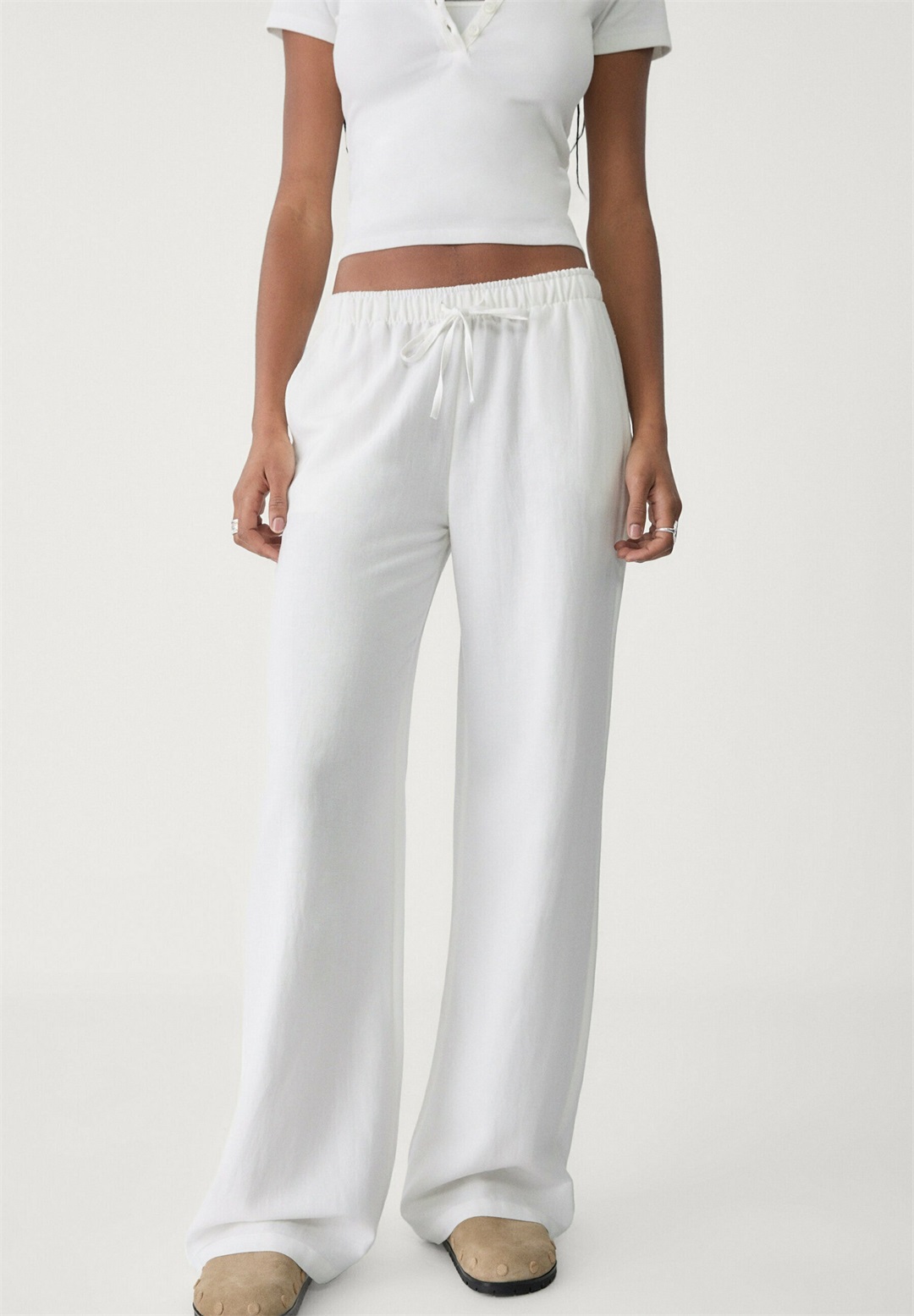 Stradivarius DRAWSTRING - Stoffhose - white/weiß