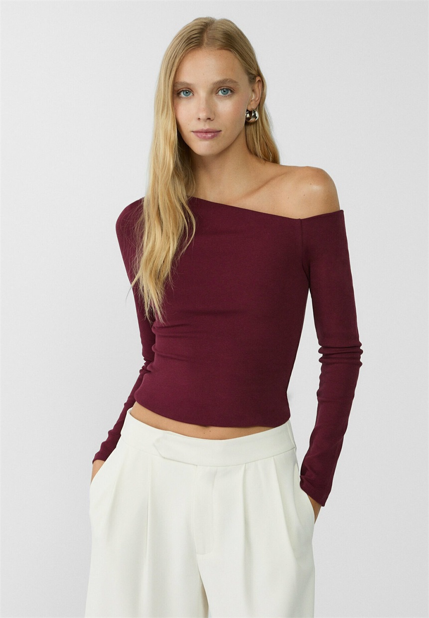 Stradivarius WITH ASYMMETRIC NECKLINE - Langarmshirt - dark red/dunkelrot