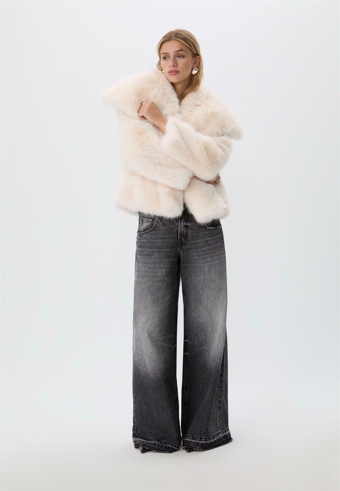 Stradivarius Winterjacke - beige