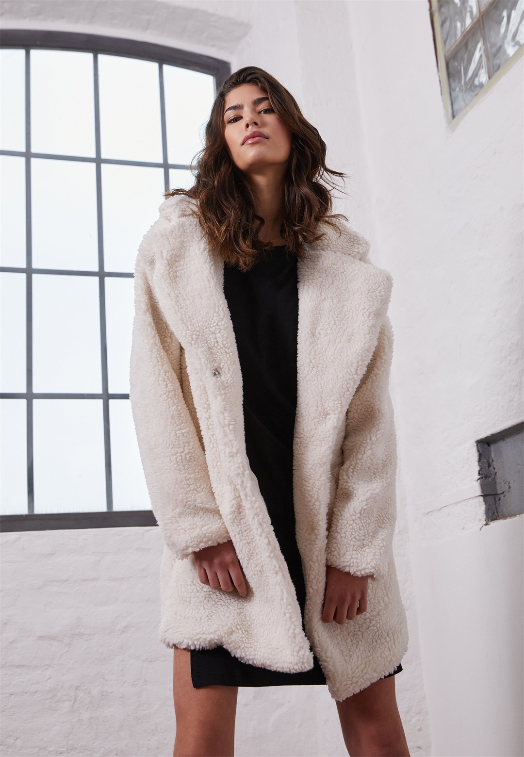 Urban Classics Curvy Wintermantel - whitesand/offwhite