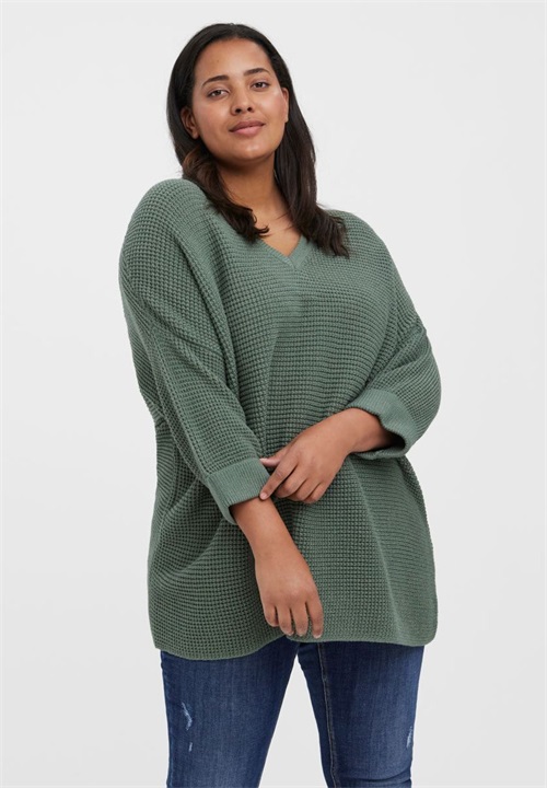 Vero Moda Curve V-NECK LONG CUR - Strickpullover - laurel wreath/grün
