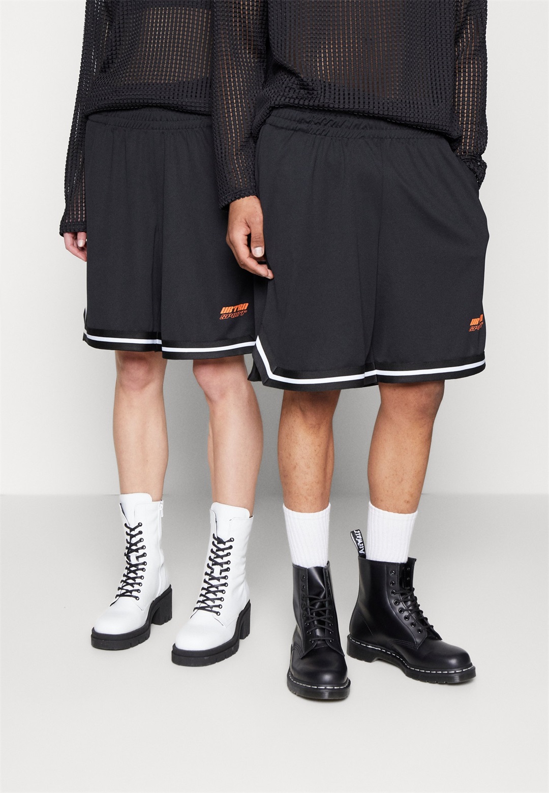 YOURTURN UNISEX - Jogginghose - black/schwarz
